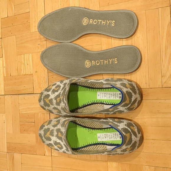 Rothy’s shoes size 7 1/2 olive green, cream, gold - Picture 4 of 7